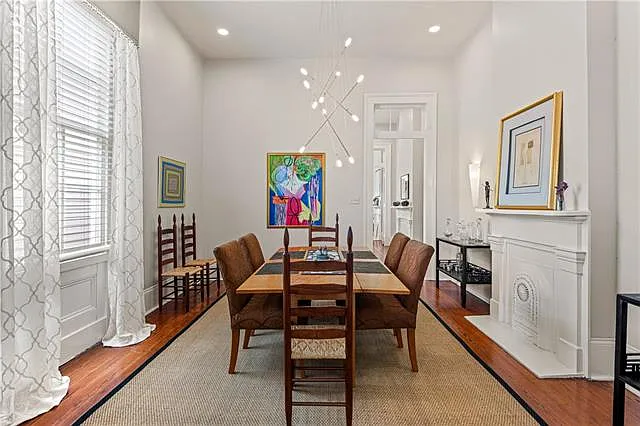2 bed, 1.0 bath, 1209 sqft, $3,750 — Photo 4