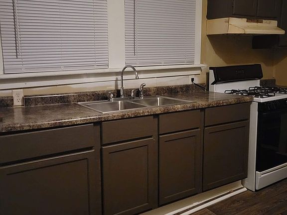 2nd image of 1311 Huestis Ave
