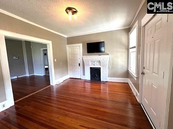 2nd image of 2331 Santee Ave