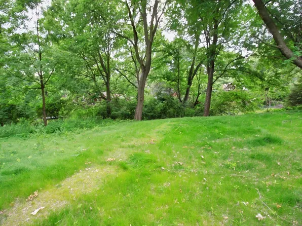 2043 12th St, East Moline, IL 61244