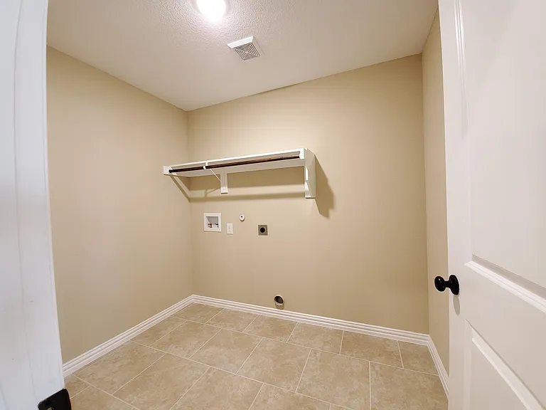 112 Canales Cir — Photo 18