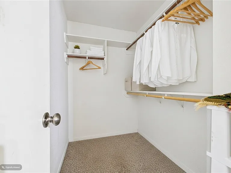 513 Camp Ct N — Photo 6