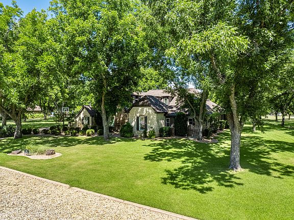 2nd image of 7402 Hanover Ct