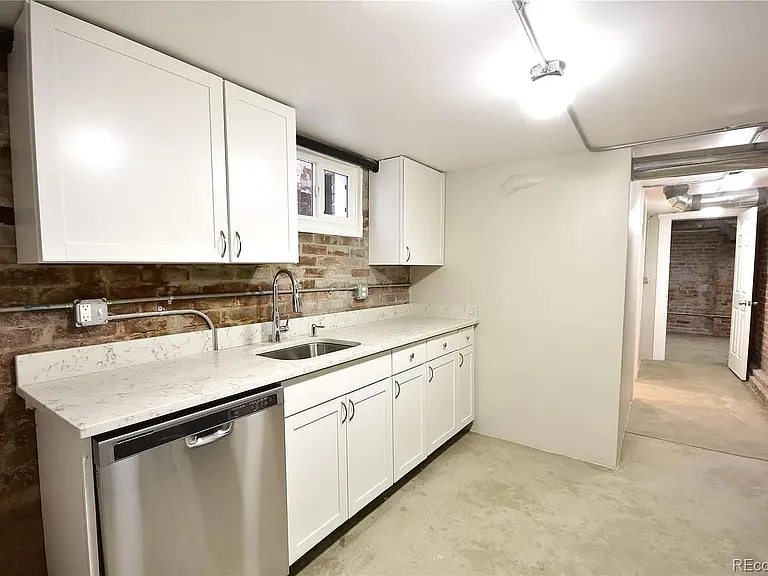 1318 N Marion St — Photo 3