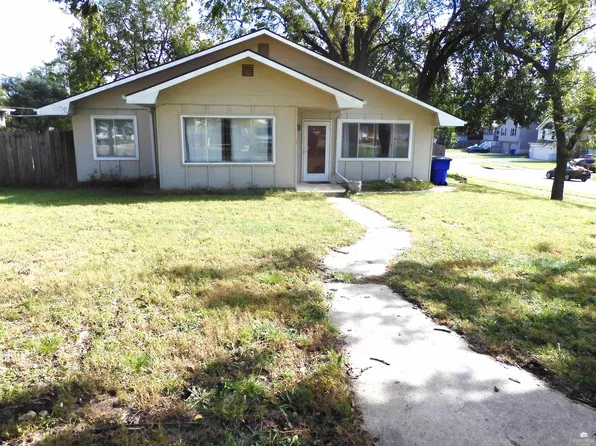 638 W Vine St, Junction City, KS 66441