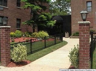 145 Lincoln Ave #2L, Staten Island, NY 10305
