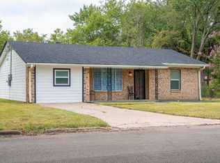 1106 W Jackson St, Clarksville, TX 75426