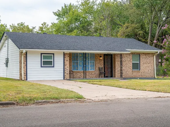 1106 W Jackson St, Clarksville, TX 75426