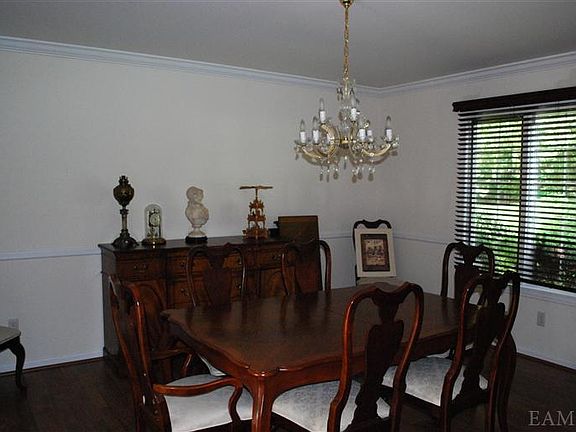 3rd image of 7 Kings Park Dr