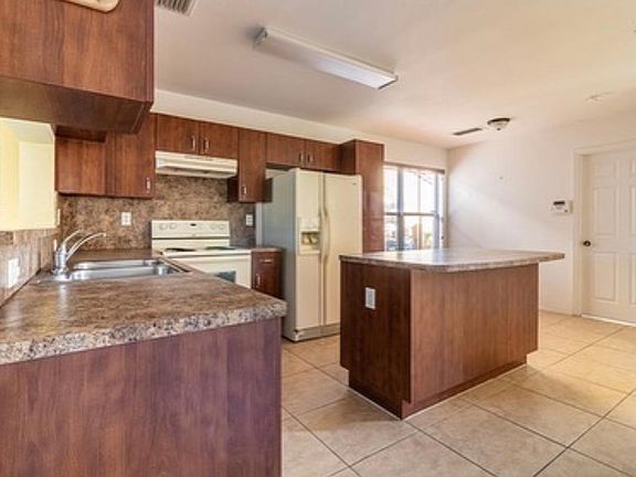 4th image of 2700 SW 156th Pl