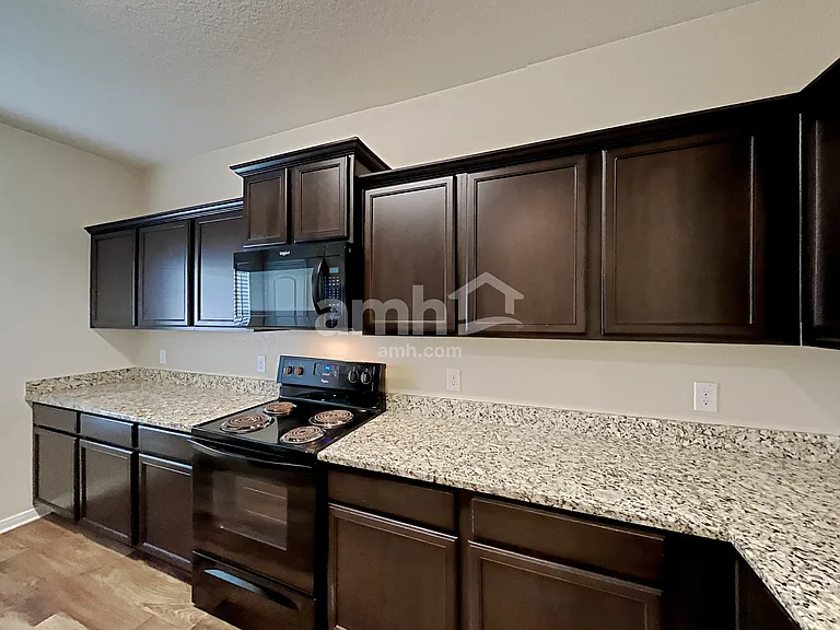 12230 Commander Dr — Photo 4