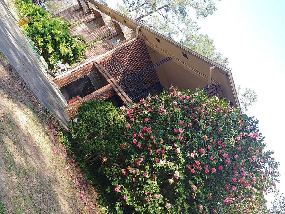 2nd image of 1015 26th St N