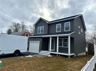 33 Hemlock Ave, Cranston, RI 02910