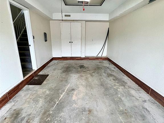 4th image of 2803 E 90th St #12