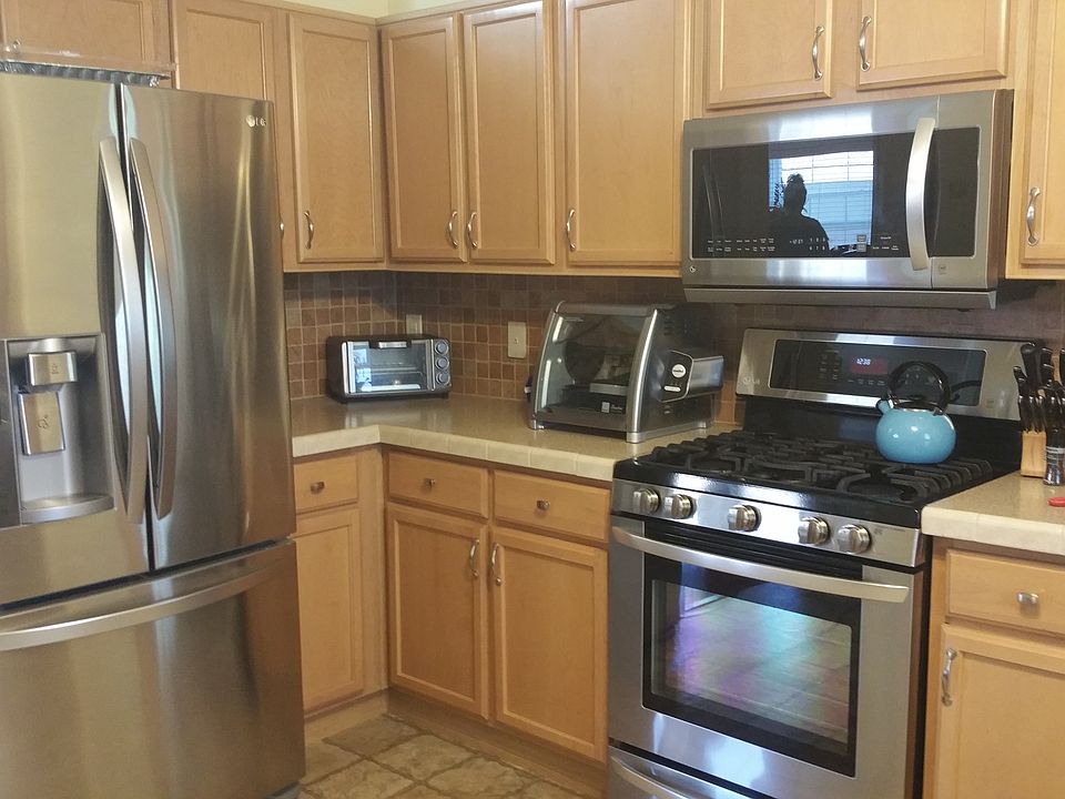 Fabulous upgraded kitchen!!!
