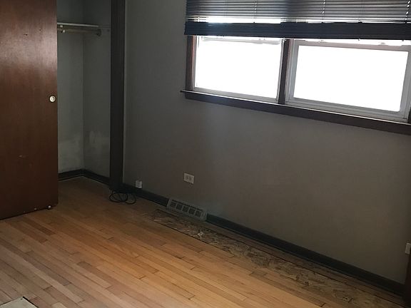5th image of 398 Jeffery Ave