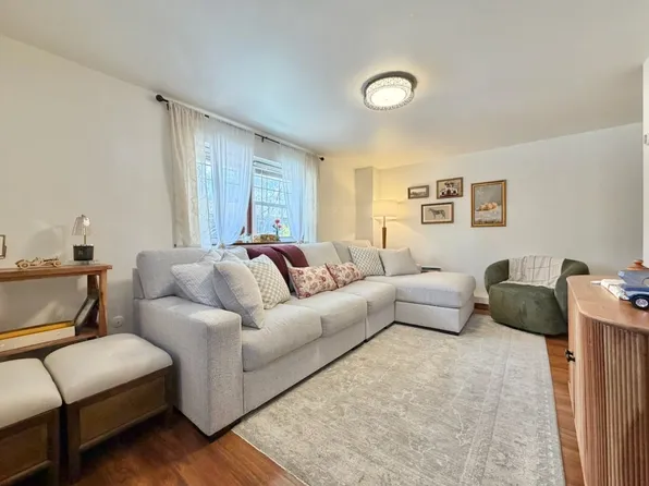 196 6th Street image 1 of 10