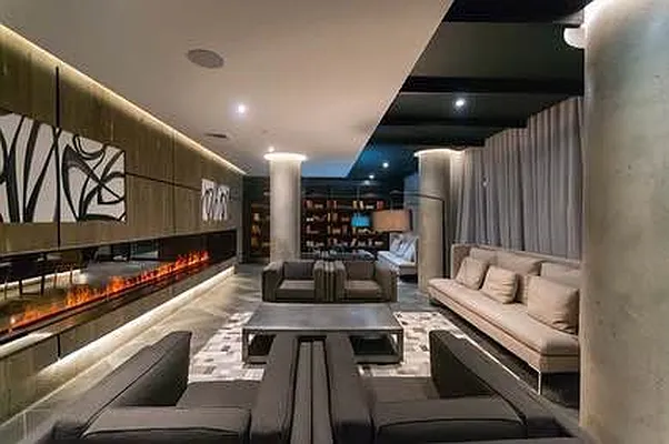 Rented by The KCI Group | media 105