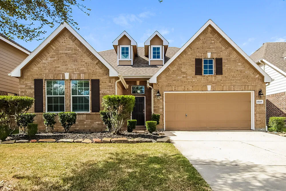 4 bed, 3.0 bath, 2580 sqft, $2,995 — Photo 1