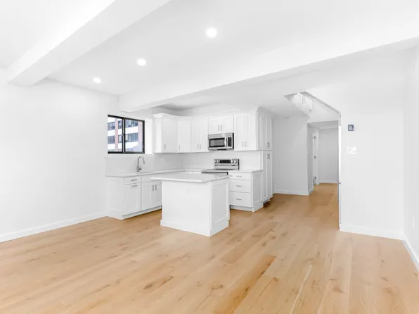 150 West 51st Street image 1 of 17