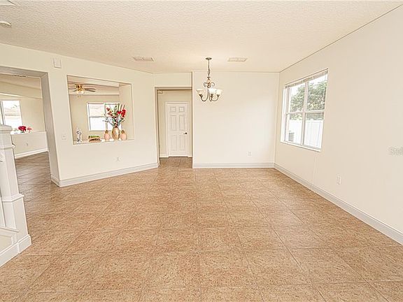 4th image of 4904 Isle Elm Ct