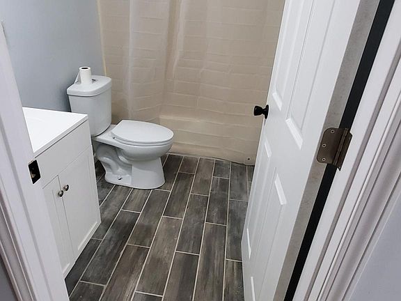 5th image of 502 Edmund Ave #1