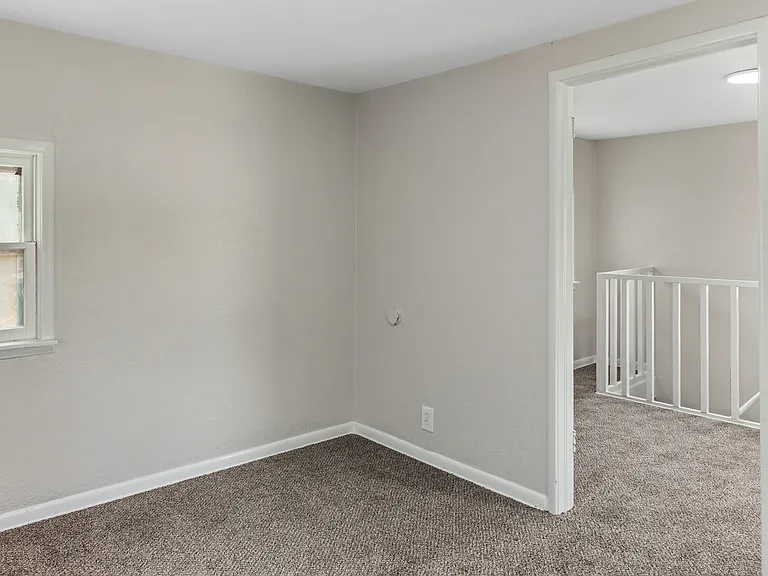 1028 Walnut St — Photo 13