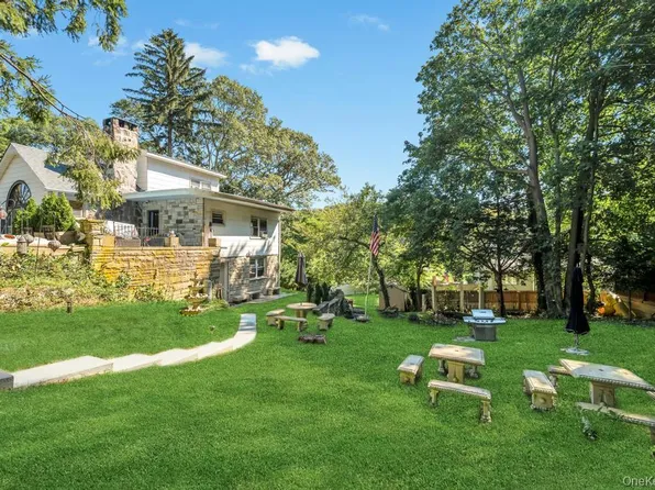 122 Dawn Road, Rocky Point, NY 11778