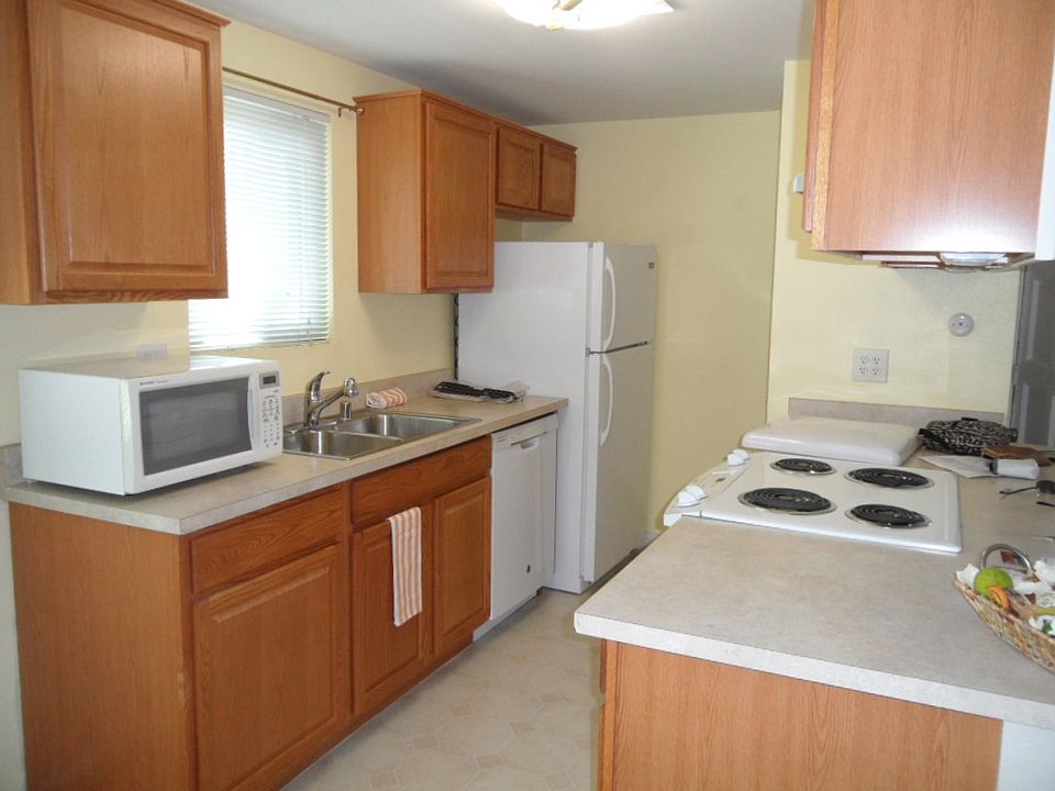 1st image of 9852 Buena Vista Ave Unit 4