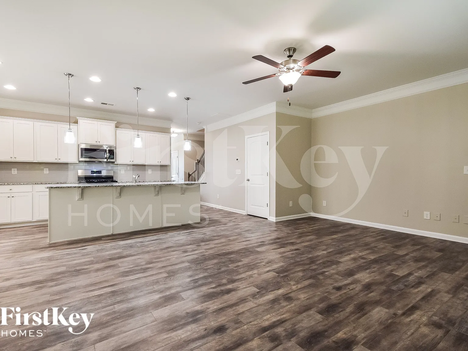 3 bed, 3.0 bath, 2086 sqft, $2,405 — Photo 4