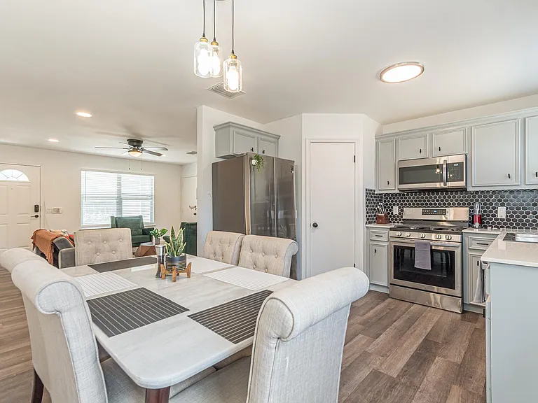 7605 Bennett Ave — Photo 16