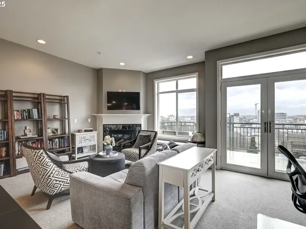 1815 SW 16th Ave APT 402, Portland, OR 97201