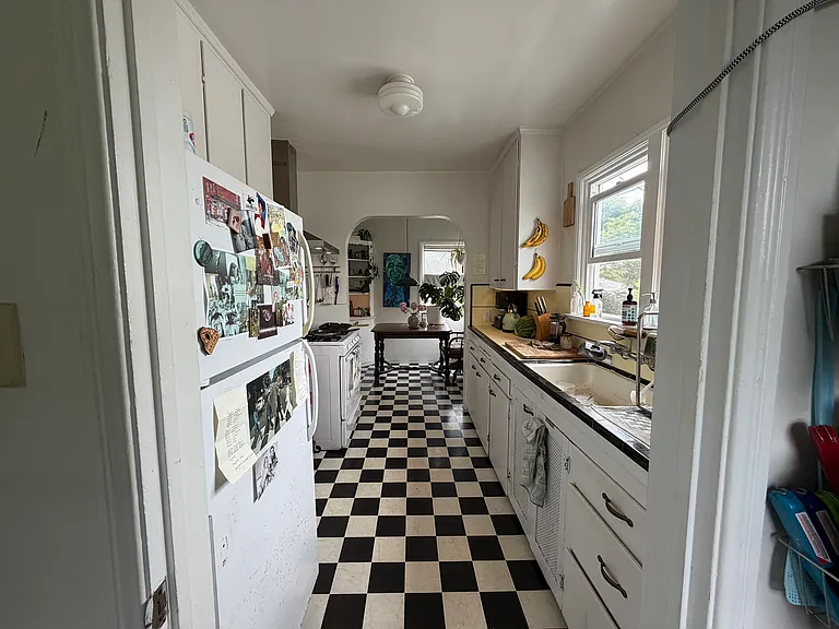 2890 Grandview Ave — Photo 15