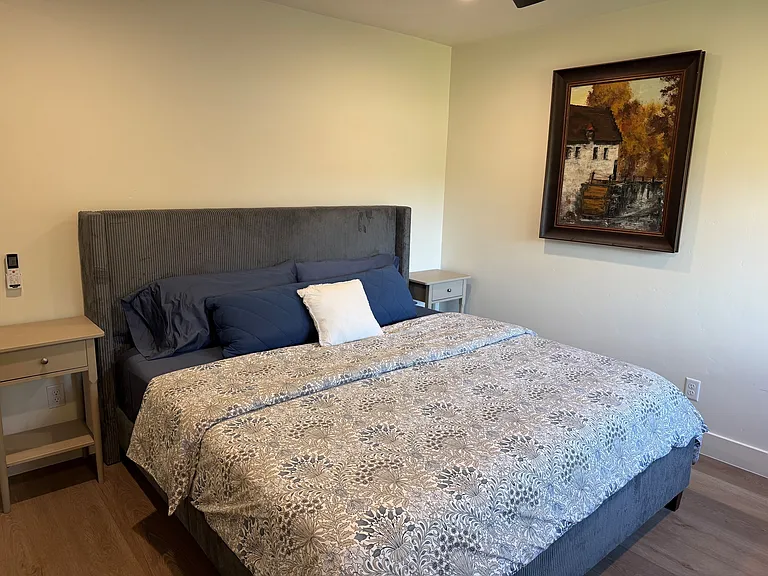 Upper level king bedroom with en-suite bathroom