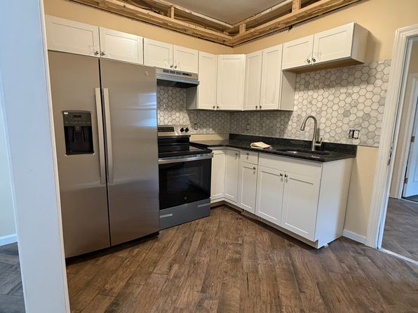 526 Main St APT 1