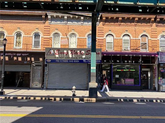 2nd image of 8917 Jamaica Ave