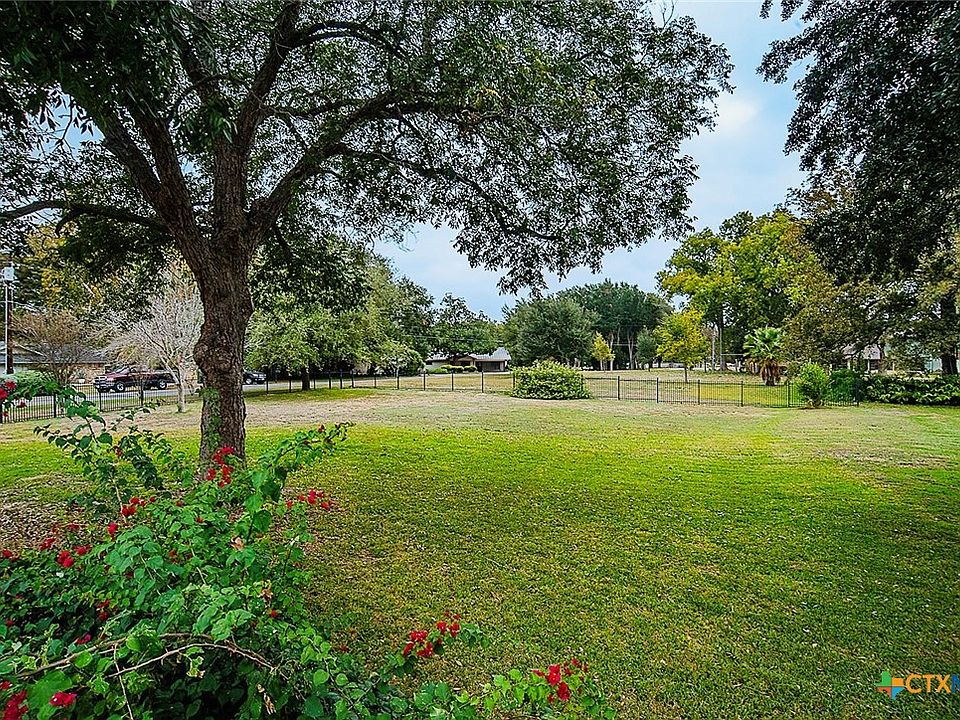 1st image of 123 Royal George Cir