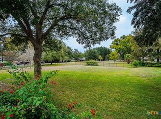 123 Royal George Cir, Mc Queeney, TX 78123