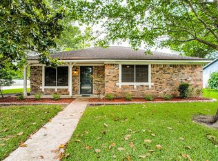 701 Betty St, Angleton, TX 77515