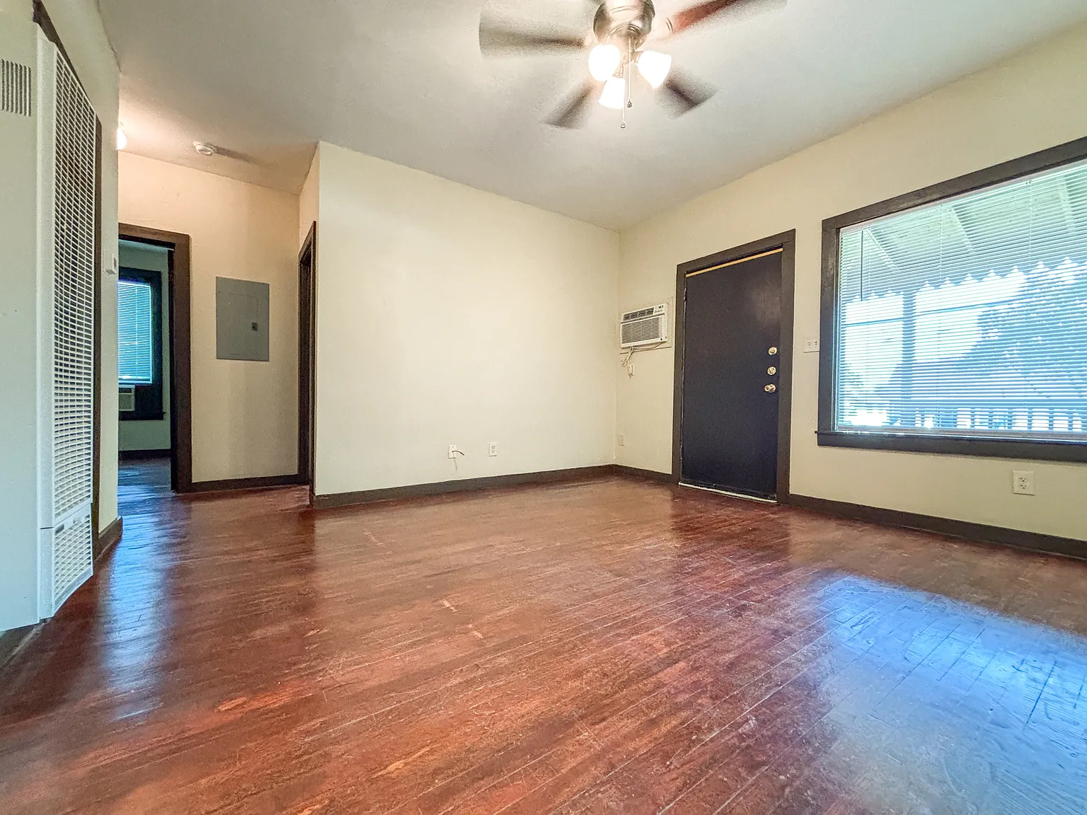 124 South Krueger Avenue - 1 — Photo 4