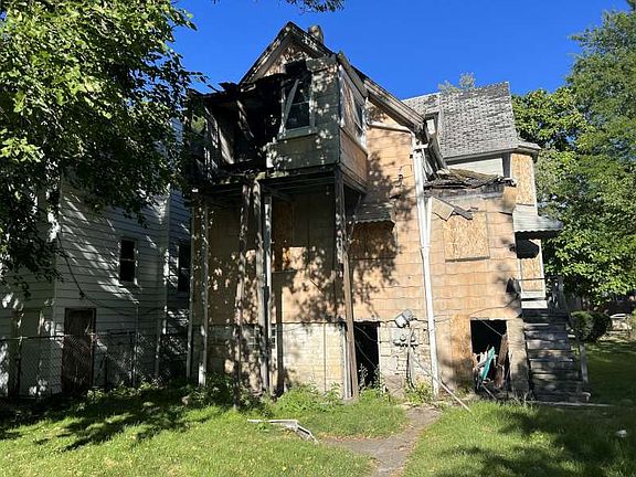5th image of 6914 S Kimbark Ave