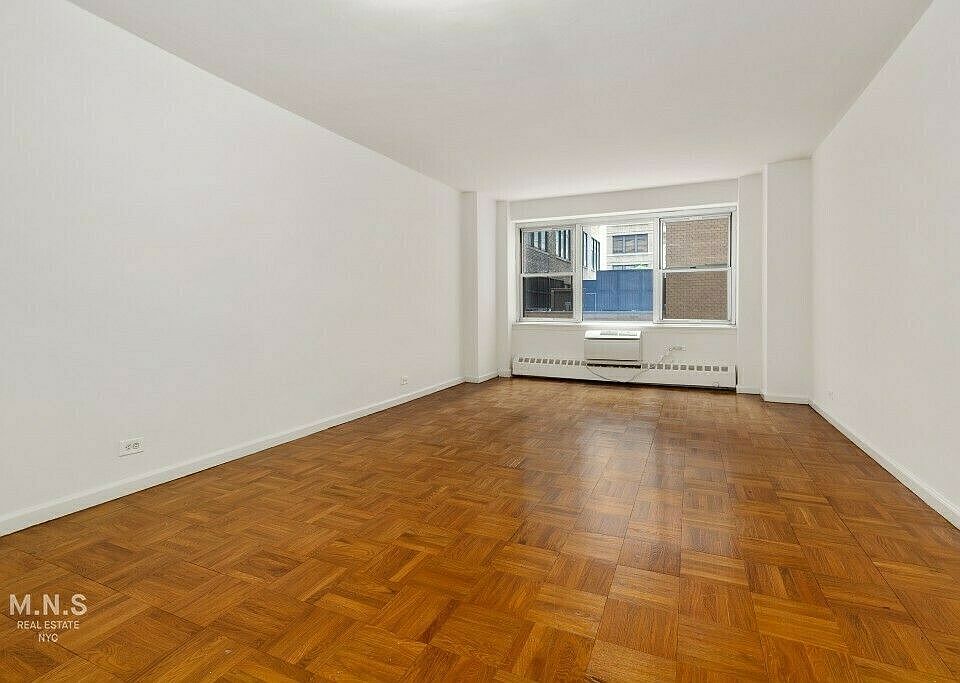 1st image of 300 E 46th St APT 3A
