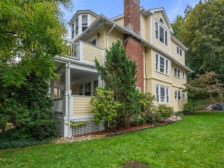 108 Columbia St #1 — Photo 19