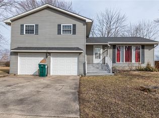 910 Hancock Dr, Decatur, IL 62521