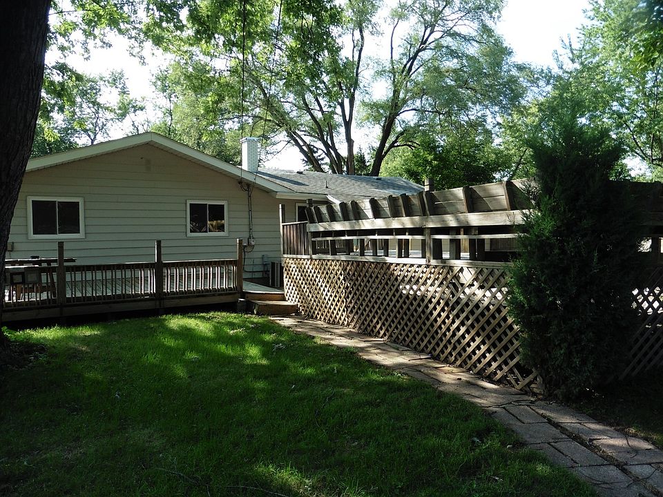 2nd image of 2501 Garden Ct