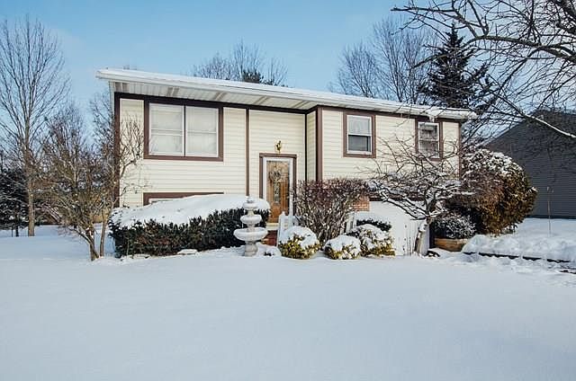 1st image of 118 Buckthorn Ct