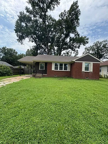 1801 Myrna Ln Photo 1