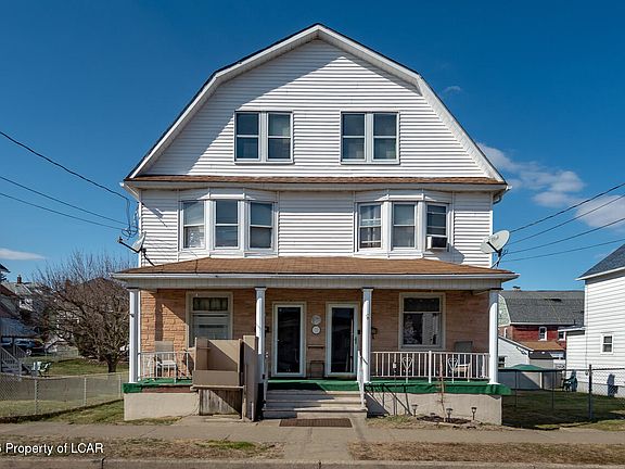 2nd image of 284 E Grand St