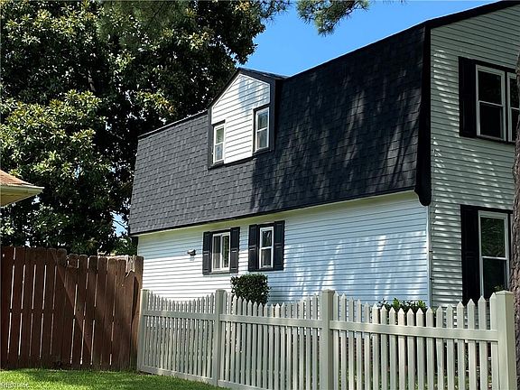 3rd image of 5812 Bradley Ave