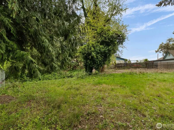 226 S Oyster Bay Ave, Bremerton, WA 98312